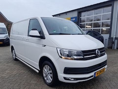 Volkswagen Transporter - 2.0 TDI L1H2 Highline - Navigatie - Trekhaak - Ad. Cruise control
