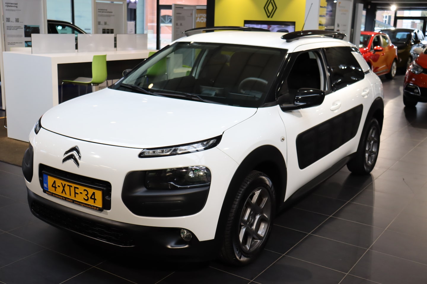 Citroën C4 Cactus - 1.2 e-VTi Shine 1.2 e-VTi Shine - AutoWereld.nl