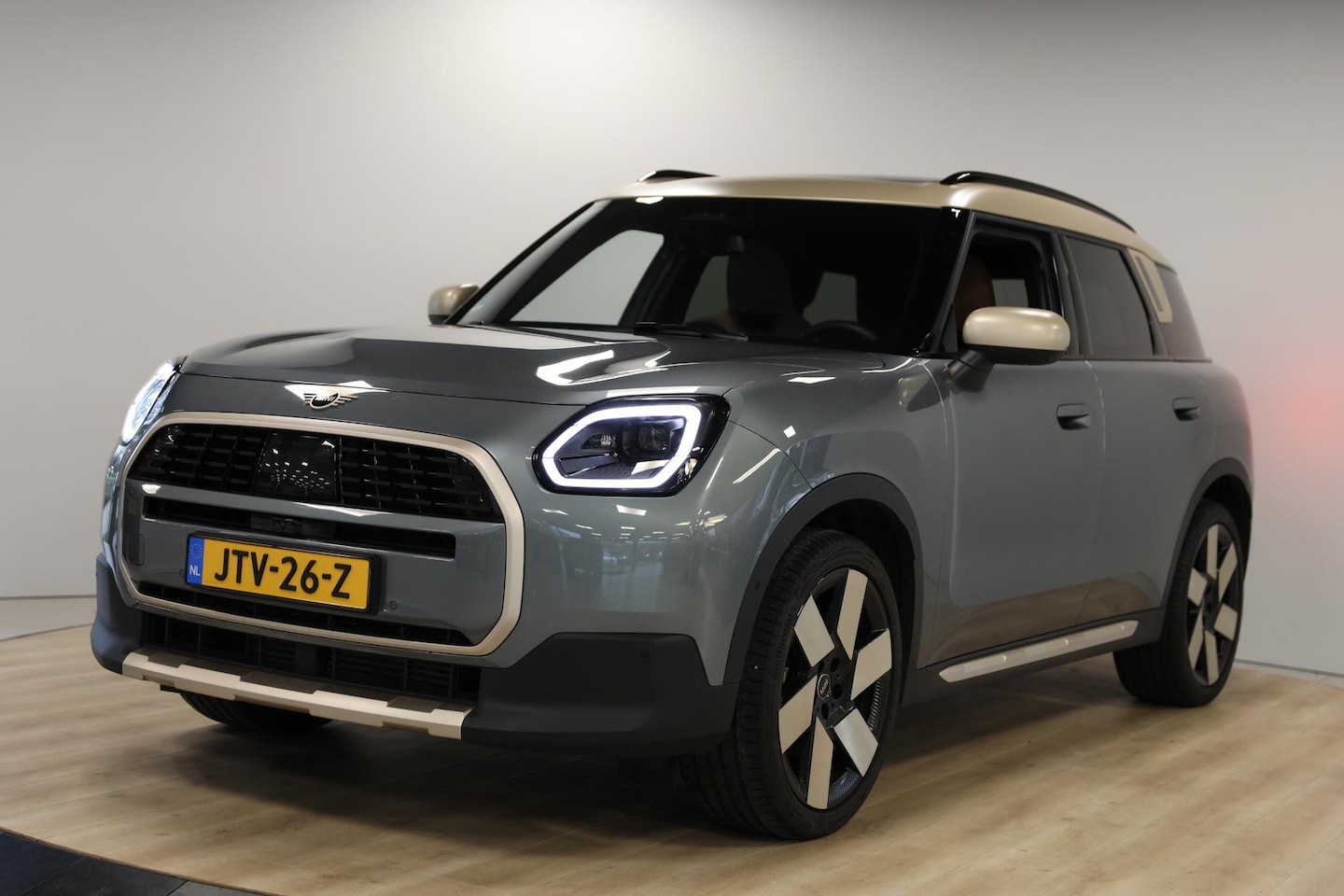 MINI Countryman - Mini 1.5 C Favoured XL | Schuif- opendak | Stoelmassage | Leer - AutoWereld.nl