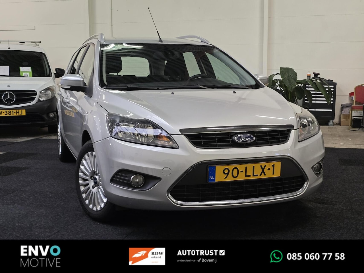 Ford Focus Wagon - 1.8 Limited Clima/Navi/PDC/Trekhaak/LMV - AutoWereld.nl