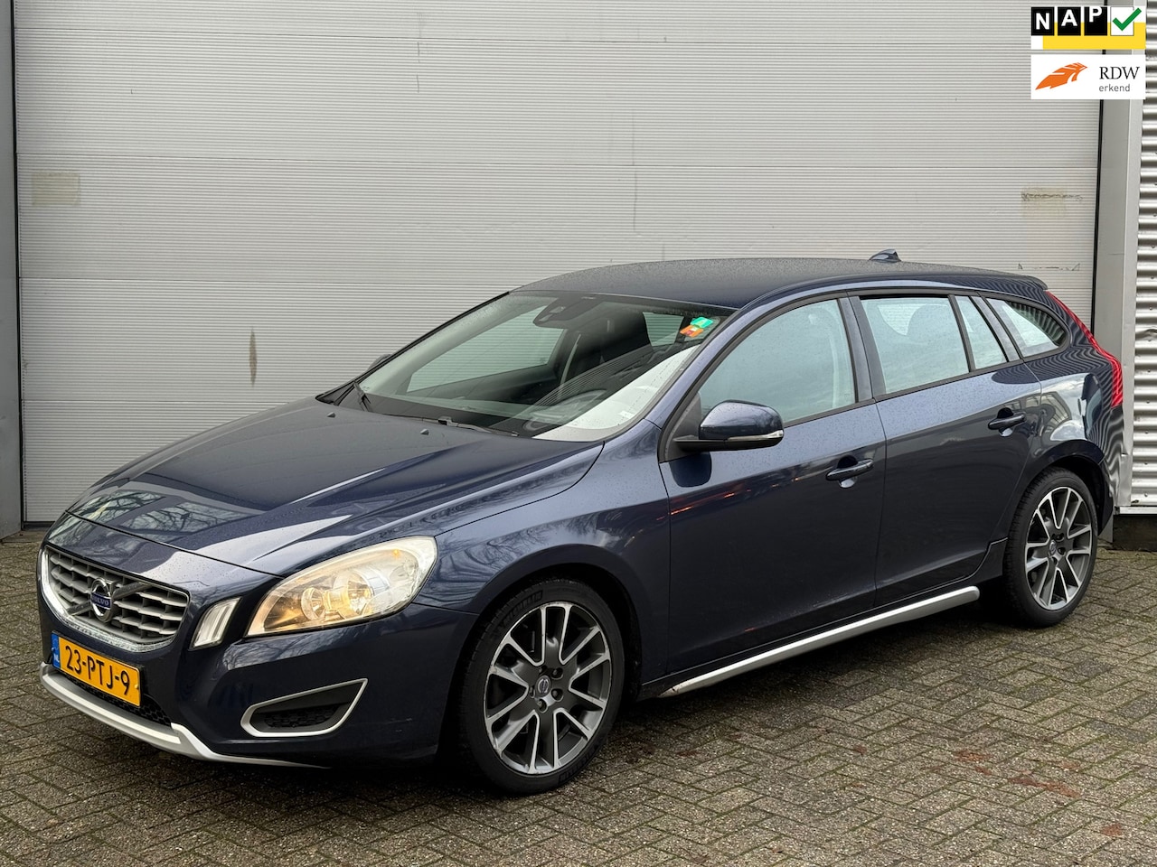 Volvo V60 - 1.6 T4 Kinetic l Automaat l Navi l VDOH l - AutoWereld.nl