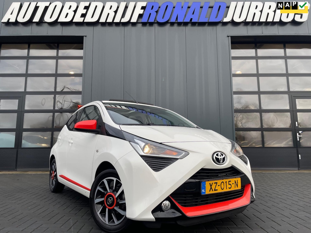 Toyota Aygo - 1.0 VVT-i x-otic NL.Auto/Full Opties/Camera/Open Dak/Groot Mediascherm/16inch/1Ste Eigenaa - AutoWereld.nl
