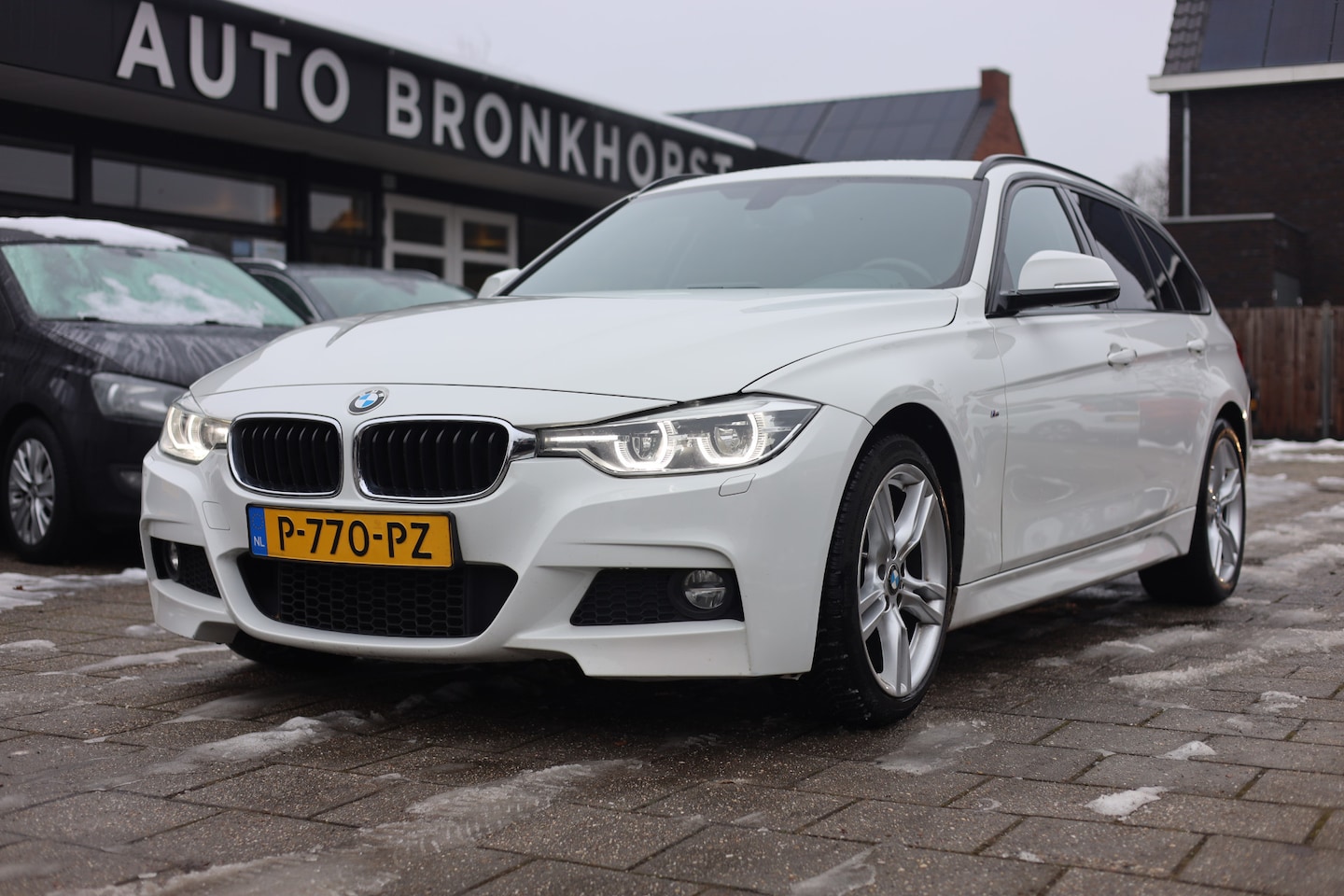 BMW 3-serie Touring - 320i XDRIVE M-SPORT | AUT | LEDER | LED - AutoWereld.nl