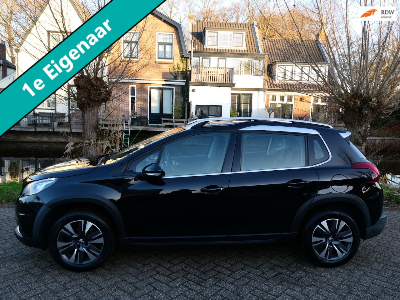 Peugeot 2008 - 1.2i GT-line 110pk 1e eig. Clima Navi Panorama Trekhaak 1250kg. - AutoWereld.nl