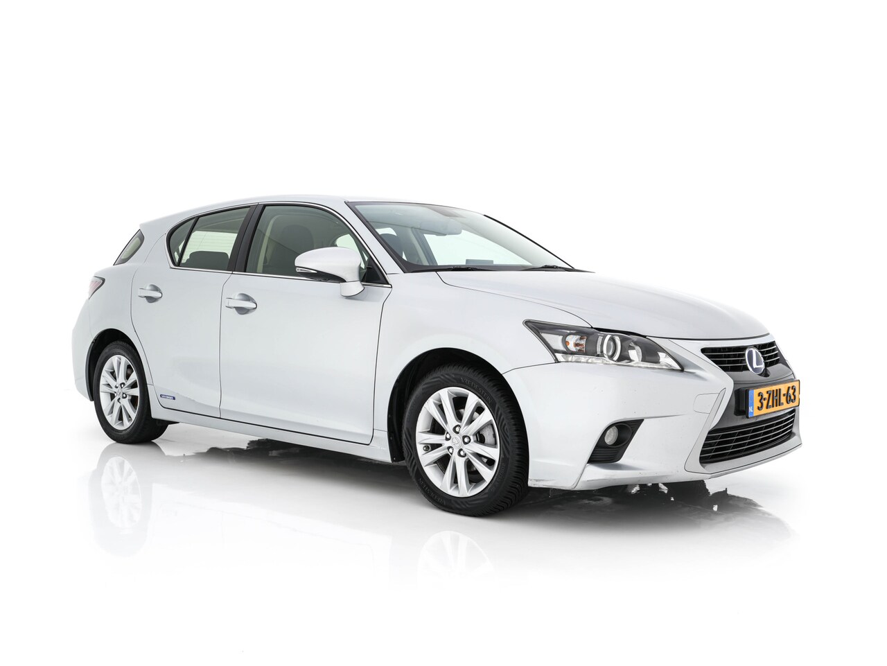 Lexus CT 200h - Business Line Aut.*NAVI-FULLMAP | ALCANTARA | COMFORT-SEATS | CAMERA | ECC | CRUISE | 16'' - AutoWereld.nl
