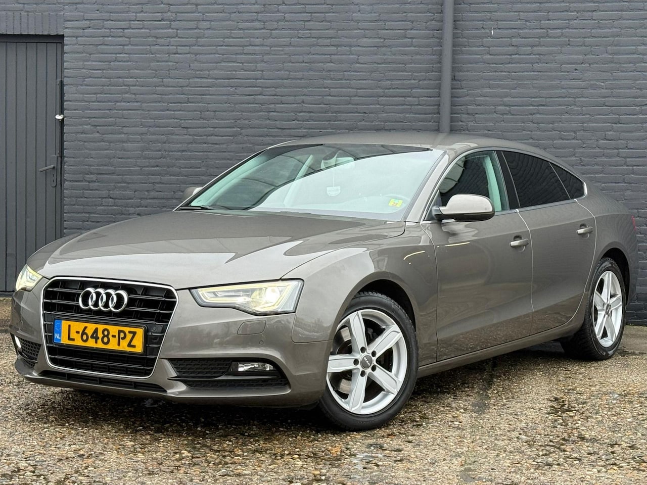Audi A5 Sportback - 1.8 TFSI Business Edition CAMERA | PDC | LEDER | TREKHAAK | CRUISE | STOELVER | NWE APK - AutoWereld.nl