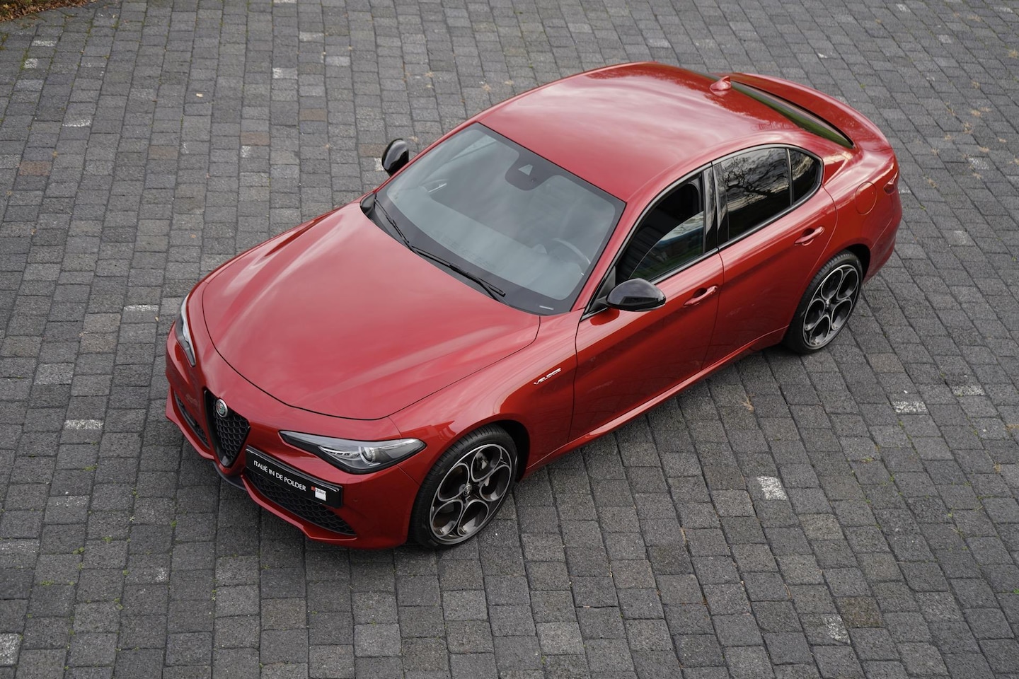 Alfa Romeo Giulia - 2.0 T Veloce AWD Q4 Rosso Competizone - AutoWereld.nl
