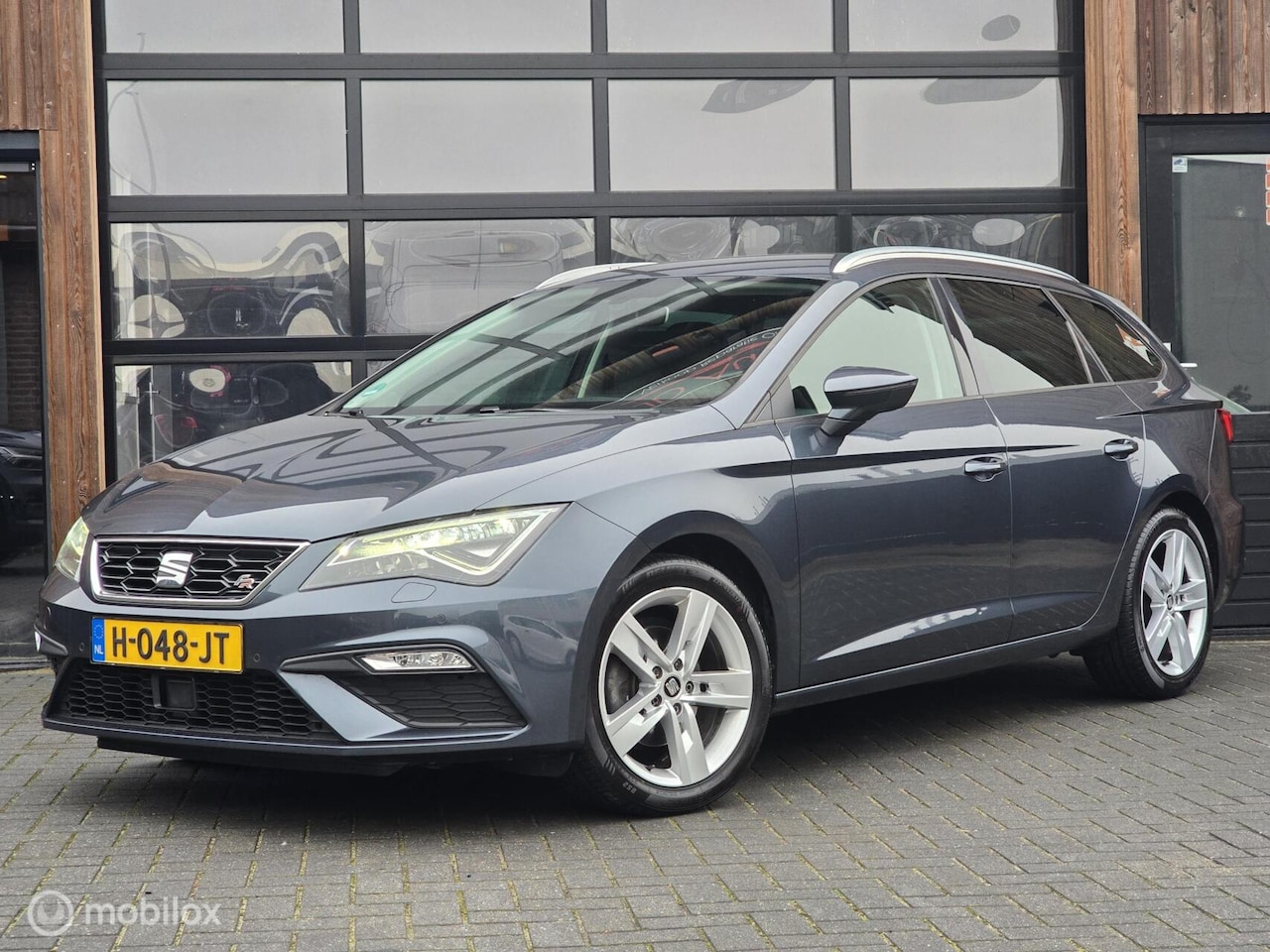 SEAT Leon ST - 1.5 TSI 130PK FR ACC CARPLAY CAMERA TREKHAAK - AutoWereld.nl