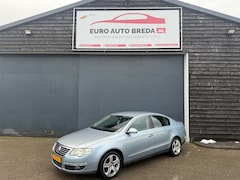 Volkswagen Passat - 2.0 FSI Highline