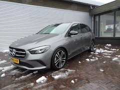 Mercedes-Benz B-klasse - 180 Launch Edition Premium Plus TREKHAAK