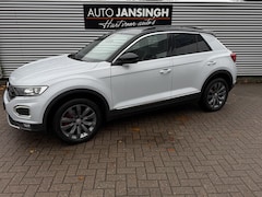 Volkswagen T-Roc - 1.5 TSI Sport Nieuwstaat | ACC | Led Koplampen | Navigatie | Stoelverwarming | LM Velgen |