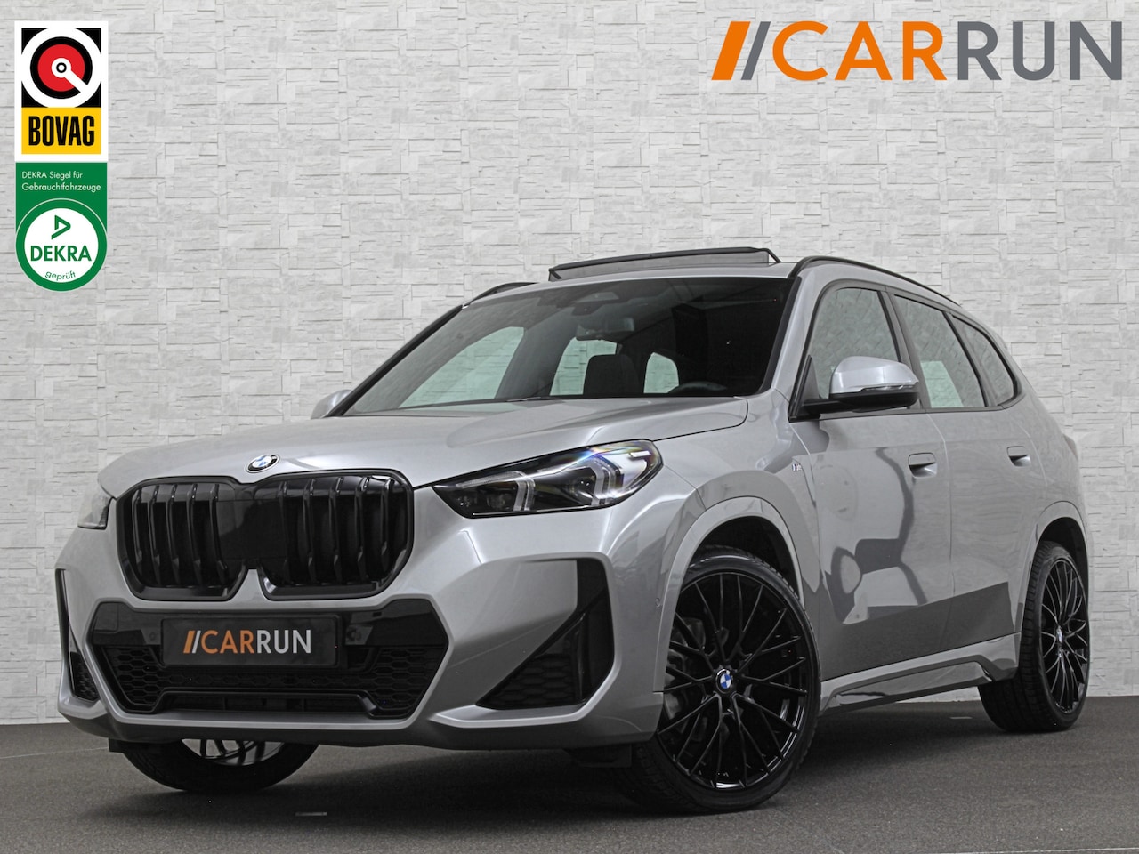 BMW X1 - 18i M-Sport | Panorama | Sportstoelen | Keyless-Entry | Sfeerverlichting | Achteruitrij-Ca - AutoWereld.nl