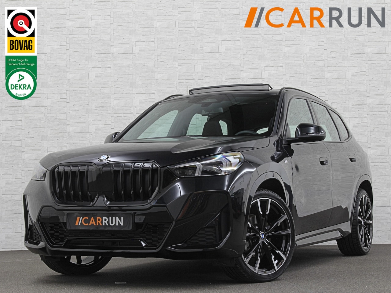 BMW X1 - 18i M-Sport | Panorama | Sportstoelen | Keyless-Entry | Sfeerverlichting | Achteruitrij-Ca - AutoWereld.nl