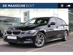 BMW 3-serie Touring - 318i Executive Sport Line Automaat / Trekhaak / Sportstoelen / Comfort Access / Live Cockp