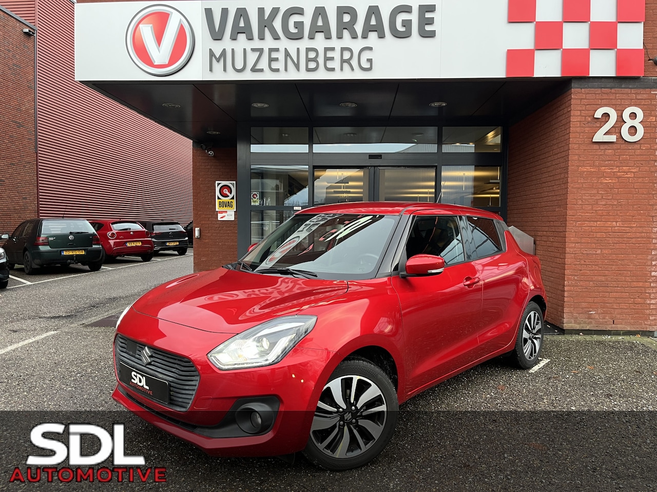 Suzuki Swift - 1.2 Stijl // ADAPT. CRUISE // CLIMA // STOELVERWARMING // LED // KEYLESS // CAMERA // NAVI - AutoWereld.nl