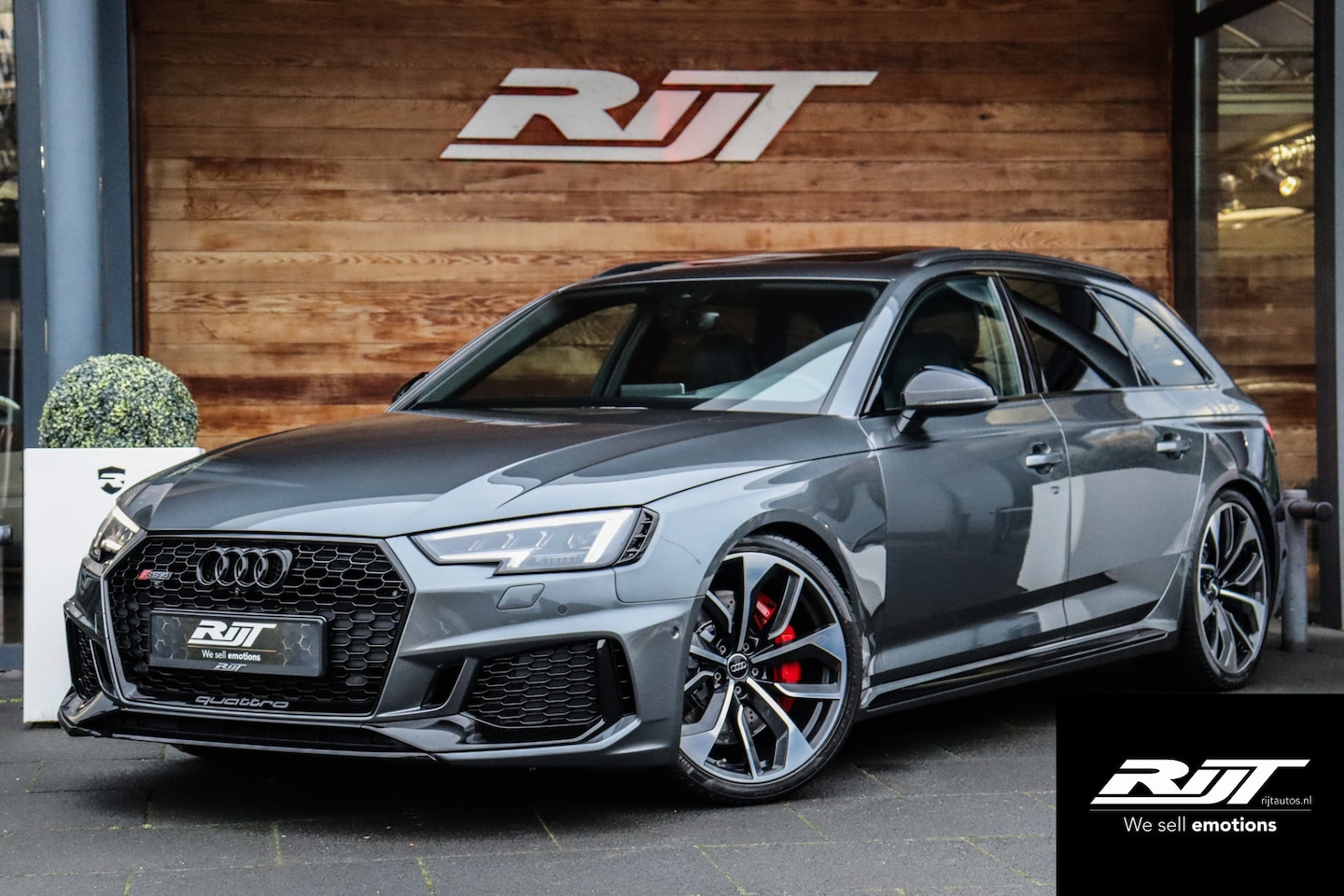 Audi RS4 - Avant 2.9 Quattro **RS stoel Diamant/Pano/HUD/Massage/B&O** - AutoWereld.nl