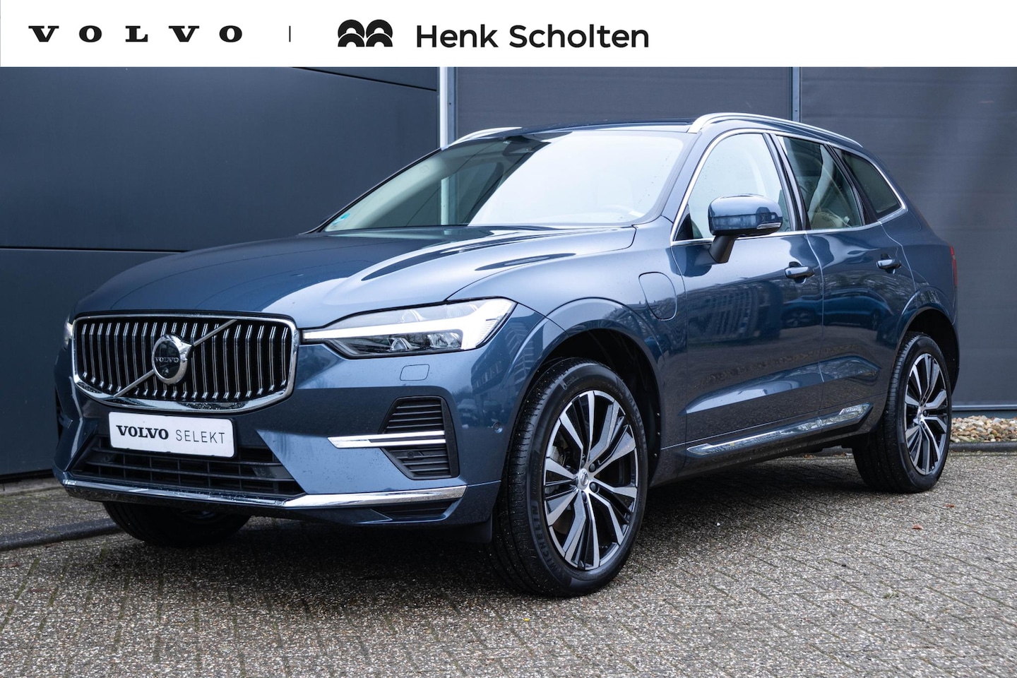 Volvo XC60 - 2.0 T6 Plug-in hybrid AWD Ultimate Bright | Luchtvering | semi Elec. inklapbare trekhaak | - AutoWereld.nl