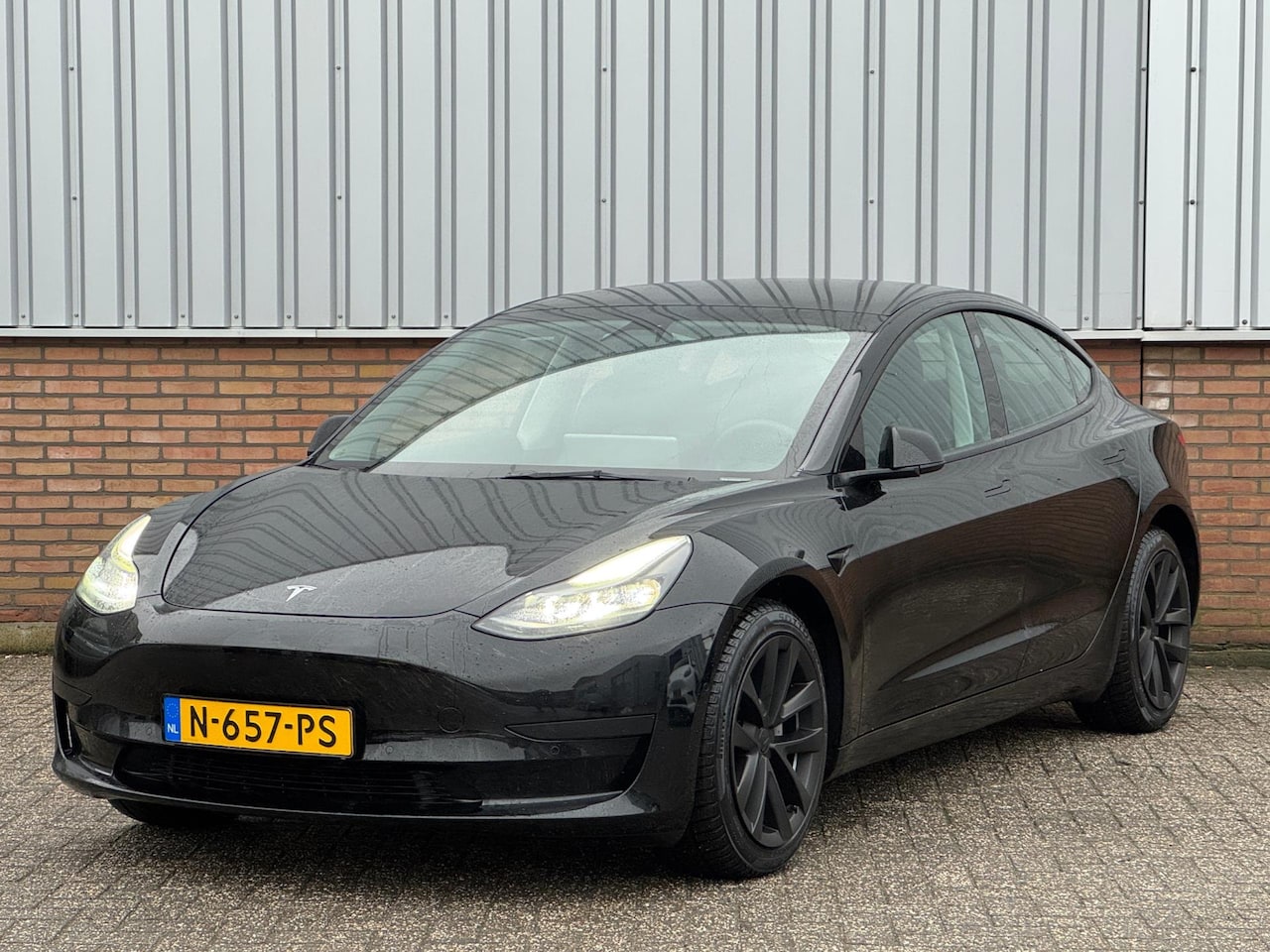 Tesla Model 3 - Standard RWD Plus 60 kWh LFP/ 93% SoH/ Warmtepomp - AutoWereld.nl