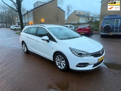 Opel Astra Sports Tourer - Navigatie / Bouwjaar 2019 / Parkeersensoren / Leuke auto