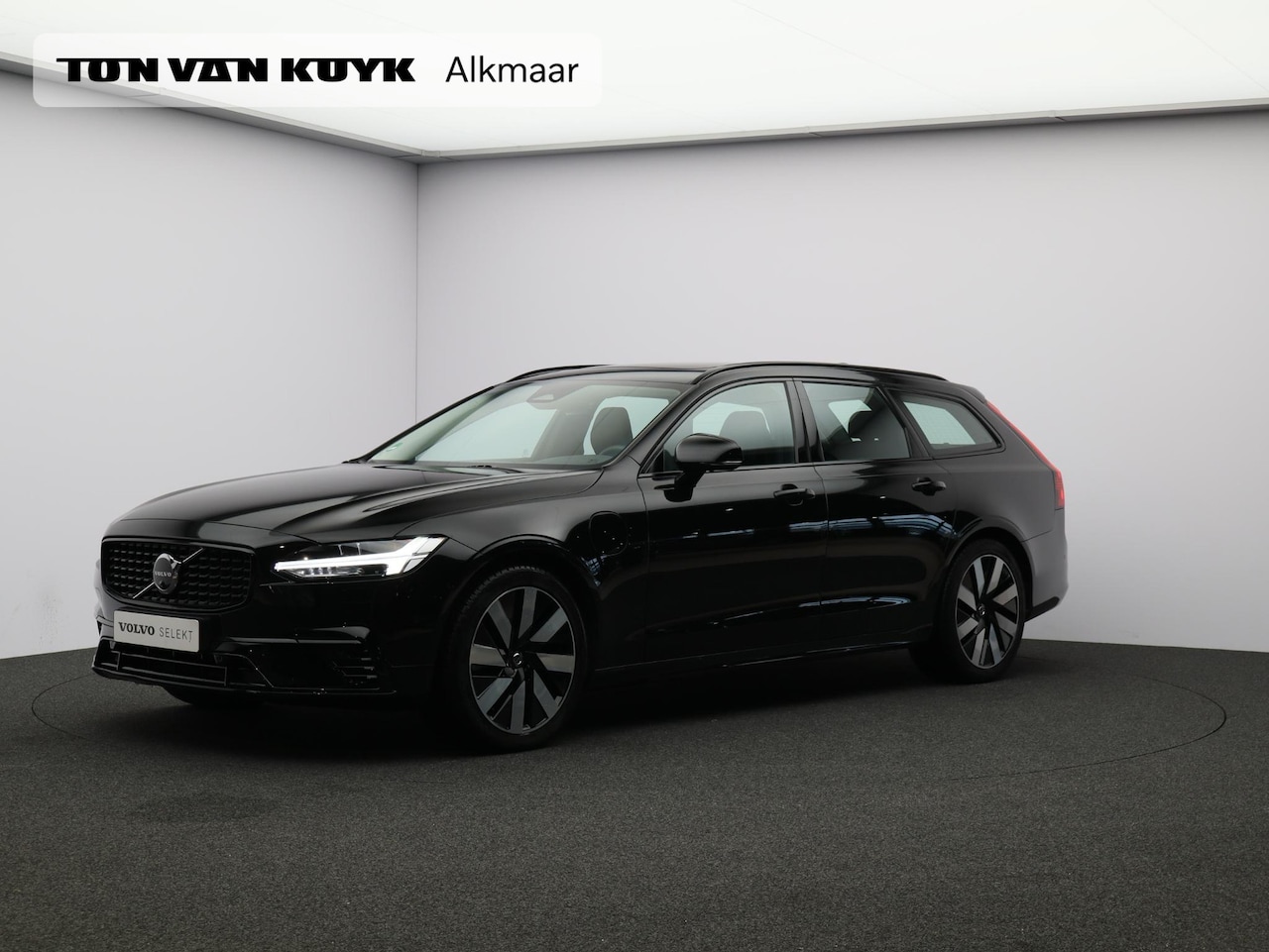 Volvo V90 - T8 455PK Plug-in hybrid AWD Ultra Dark / Trekhaak / Head up displ. / Pan. dak / Harman Kar - AutoWereld.nl