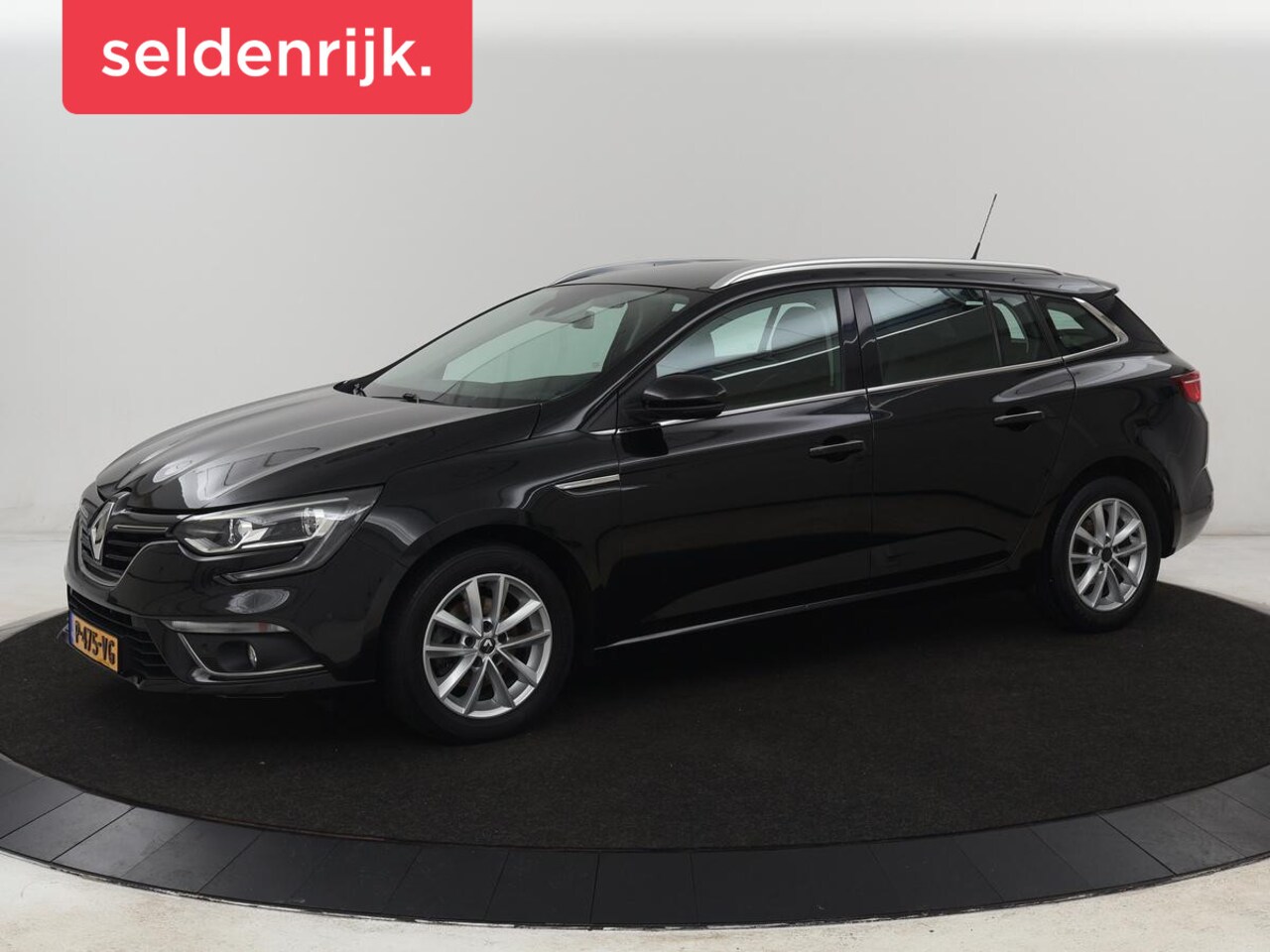 Renault Mégane - 1.5 dCi Limited | Camera | Navigatie | Half leder | Climate control | Dodehoek detectie | - AutoWereld.nl