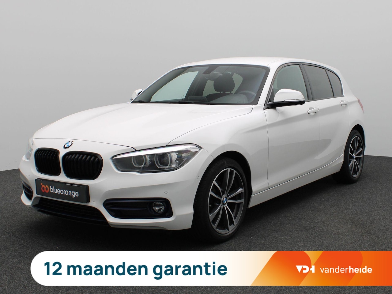 BMW 1-serie - 118i Executive 136PK Aut8 Trekhaak, Achteruitrijcamera, Alarm, Clima, Navi, 17" LM velgen, - AutoWereld.nl