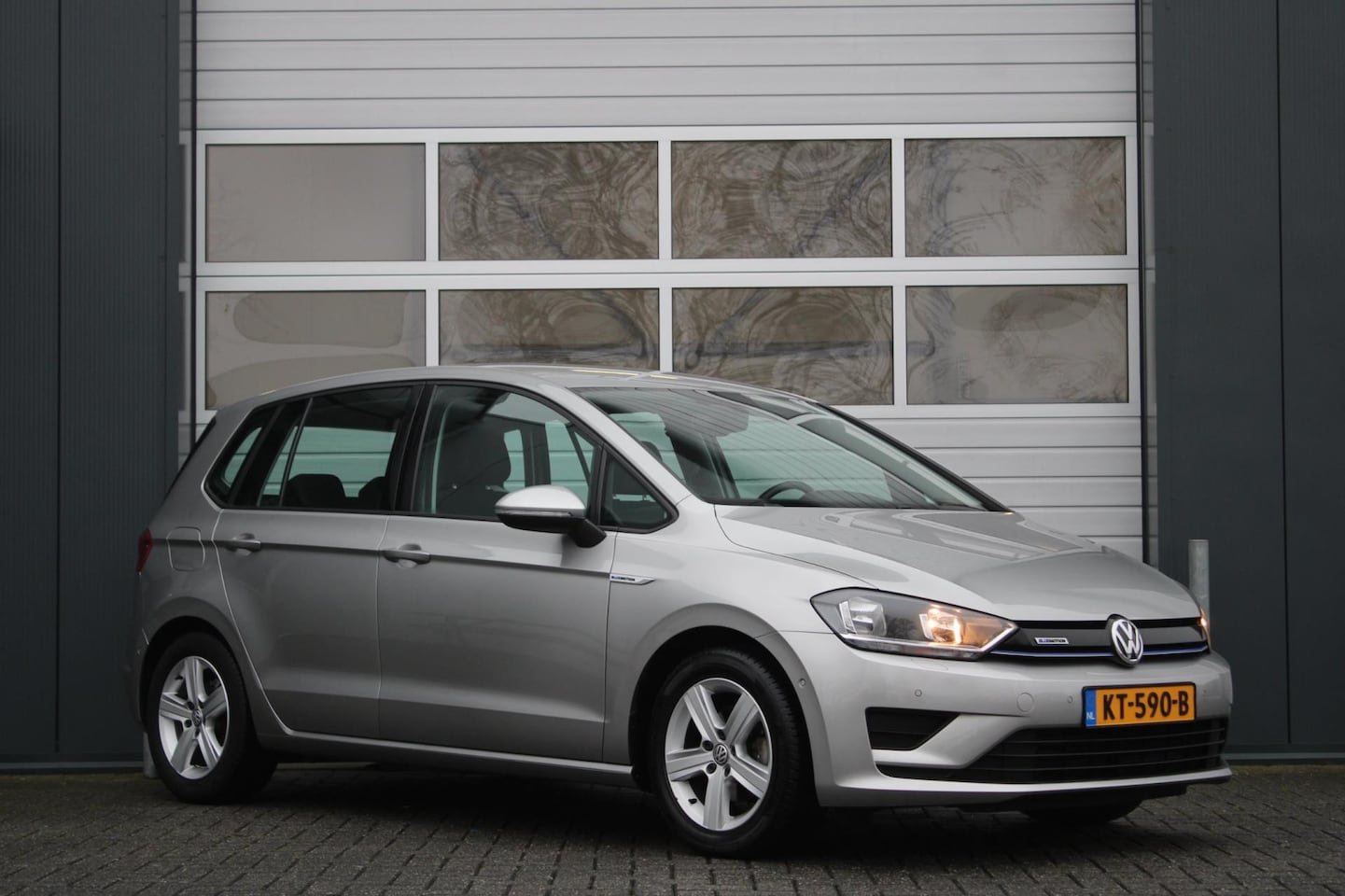 Volkswagen Golf Sportsvan - 1.0 TSI Comfortline 116pk Clima/Cruise/Stoelverwarming/PDC/Navi/Bluetooth/RadioCD.AUX.USB/ - AutoWereld.nl