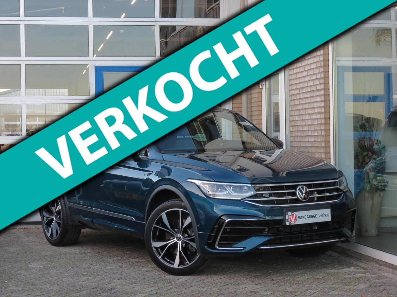 Volkswagen Tiguan - 1.4 TSI R-LINE eHybrid Business+ IQ-LED|2X R-Line|360 Camera|Digi-Dash|Ad. Cruise|Grote Na - AutoWereld.nl