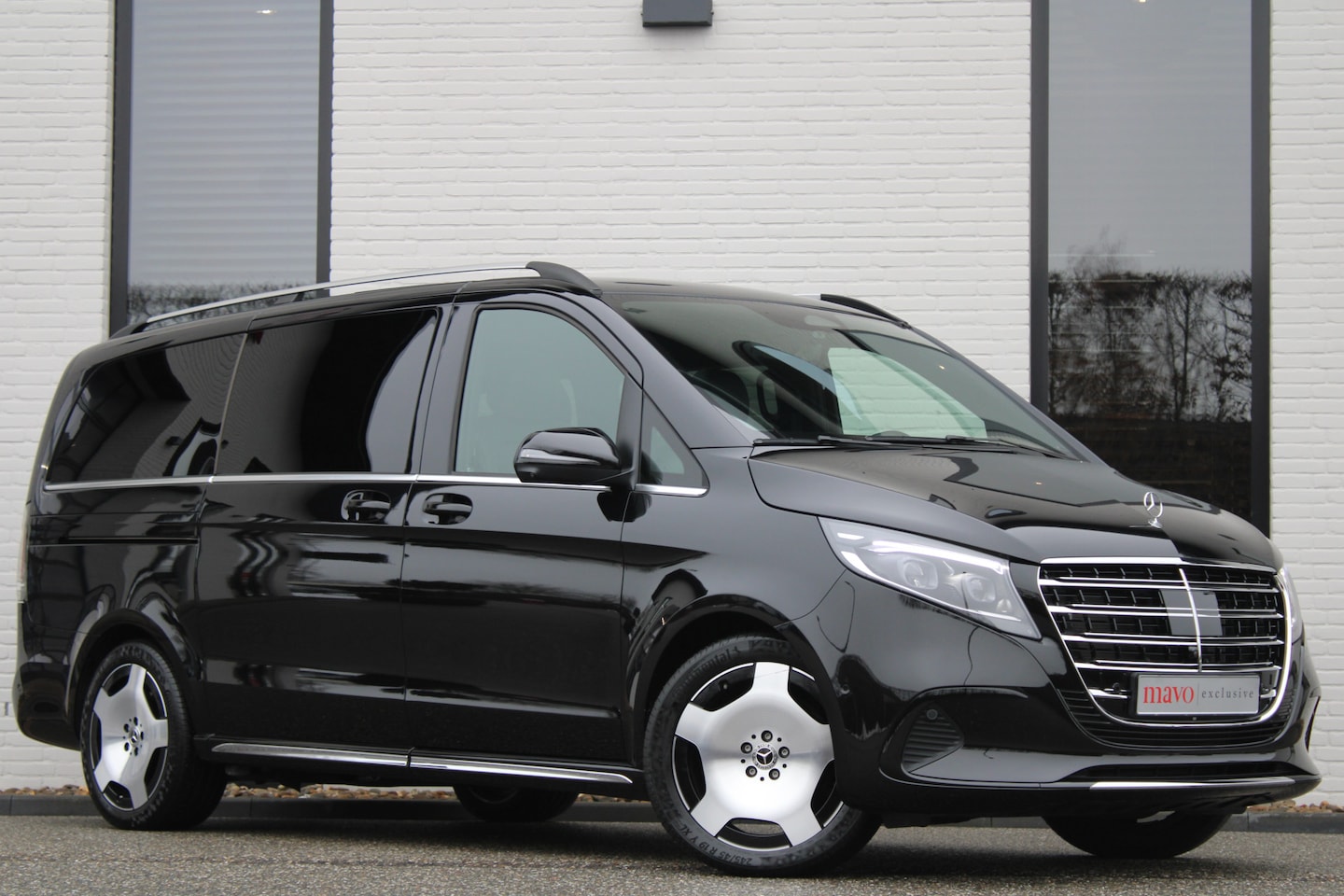 Mercedes-Benz V-klasse - 300d / AMG / Exclusive / 4-Matic / 7-Pers / Luchtvering / Pano / INCL BTW-BPM / 360 Cam / - AutoWereld.nl
