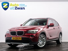 BMW X1 - XDrive20i Business Automaat/Leer/Pano/Trekhaak