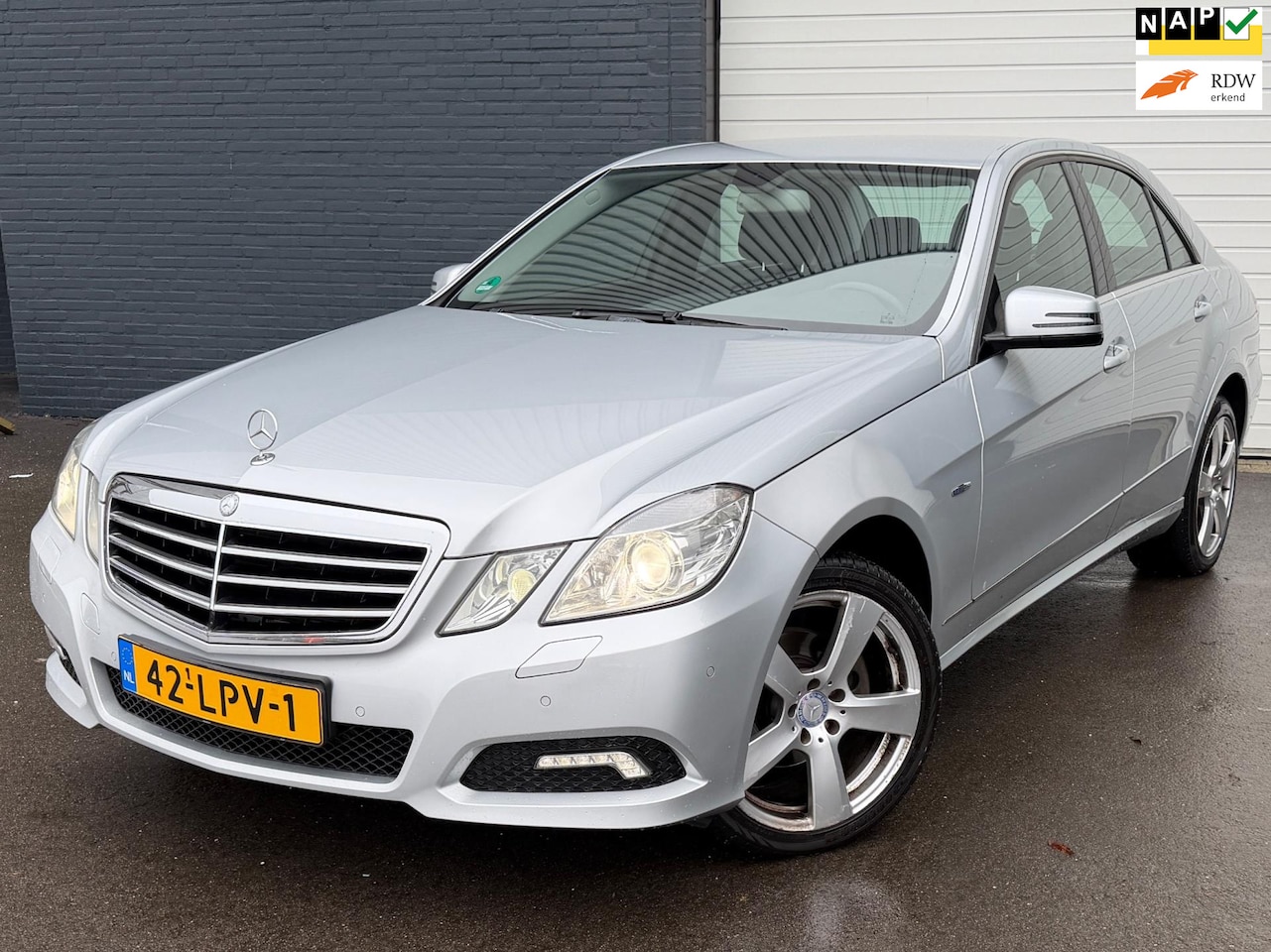 Mercedes-Benz E-klasse - 200 CGI Business Class Avantgarde AUTOMAAT/LEDER/CRUISE/CLIMA/PDC - AutoWereld.nl