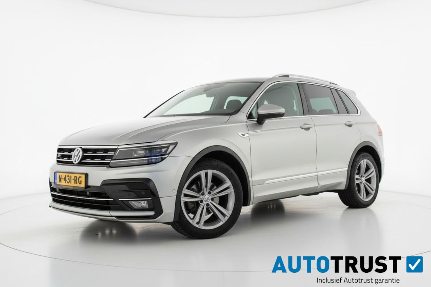 Volkswagen Tiguan - 1.5 TSI DSG Highline R-Line PANO DIGID ADAP CRUISE - AutoWereld.nl