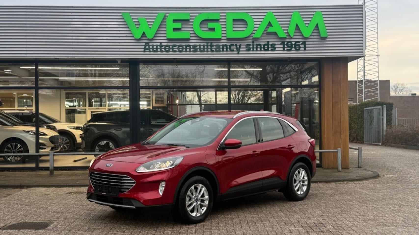 Ford Kuga - 2.5 PHEV TITANIUM / Afn. trekhaak + Winter pack - AutoWereld.nl