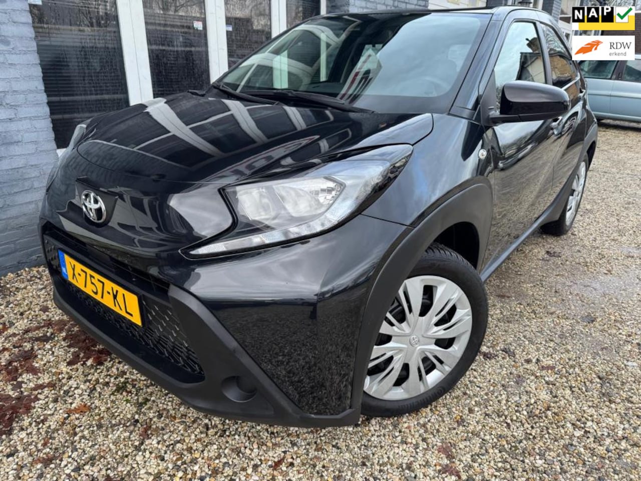 Toyota Aygo X - 1.0 VVT-i MT CAR Play, CAMERA ETC ETC - AutoWereld.nl