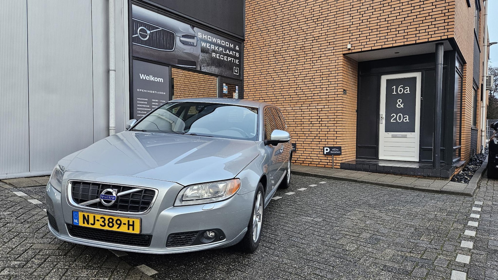 Volvo V70 - 2.0 D4 Momentum 2.0 D4 Momentum - AutoWereld.nl