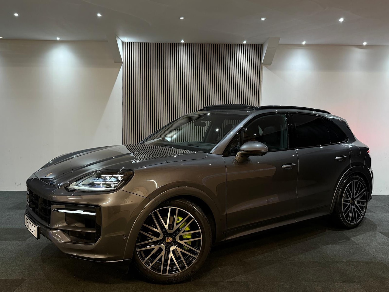 Porsche Cayenne - 3.0 E-Hybrid Chrono sport l Pano l Leder l Head-Up l Ambient l Bose l 360 Camera l Sport o - AutoWereld.nl