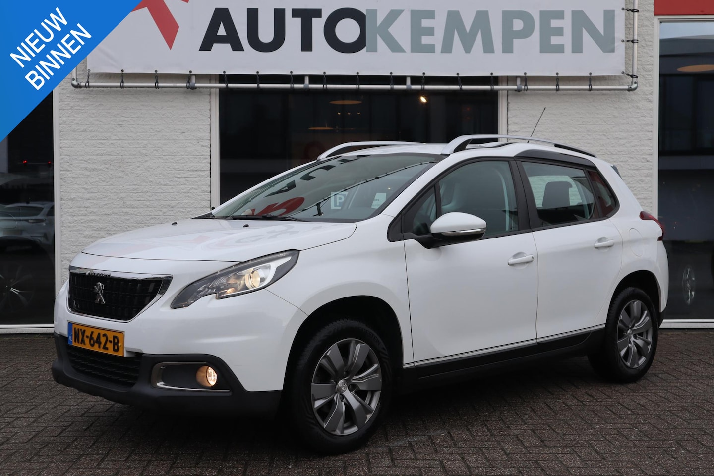 Peugeot 2008 - 1.2 PT BLUE LION TREKHAAK|NAVIGATIE|NIEUWE DISTRIBUTIERIEM! - AutoWereld.nl
