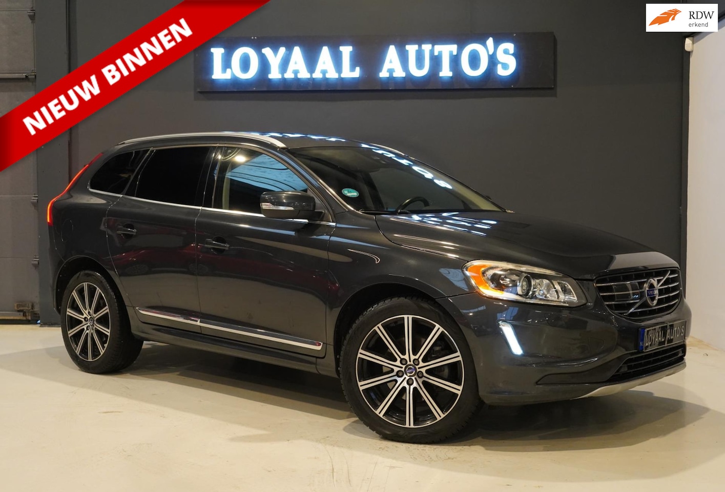 Volvo XC60 - 2.0 T6 R-Design | 306 PK | AUT | PANO | NAVI | AIRCO | CRUISE | LEDER | PDC | APK. - AutoWereld.nl