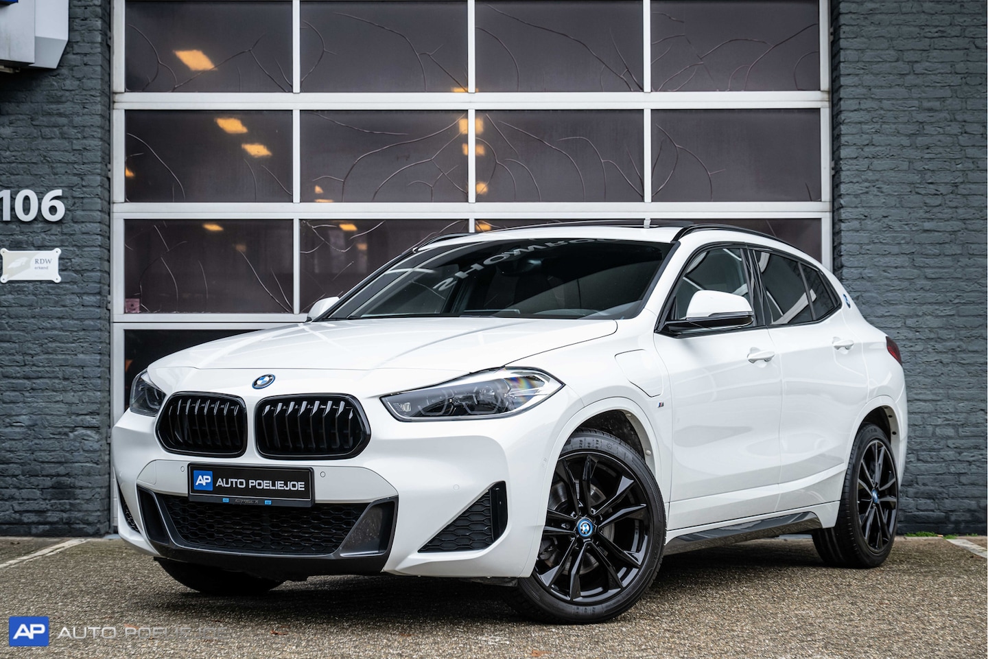 BMW X2 - xDrive25e High Executive M sport, Pano, 19LM, M Stoelen, Head-Up, - AutoWereld.nl