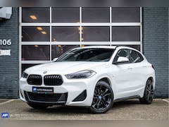 BMW X2 - xDrive25e High Executive M sport, Pano, 19LM, M Stoelen, Head-Up,