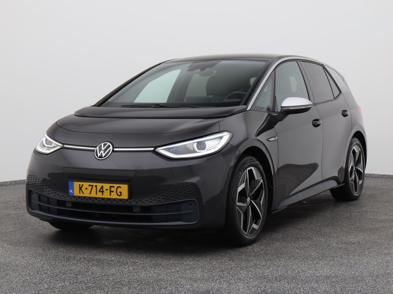 Volkswagen ID.3 - First Plus 58 kWh | CAMERA | ADAPTIVE | STOEL- EN STUURVERW. - AutoWereld.nl