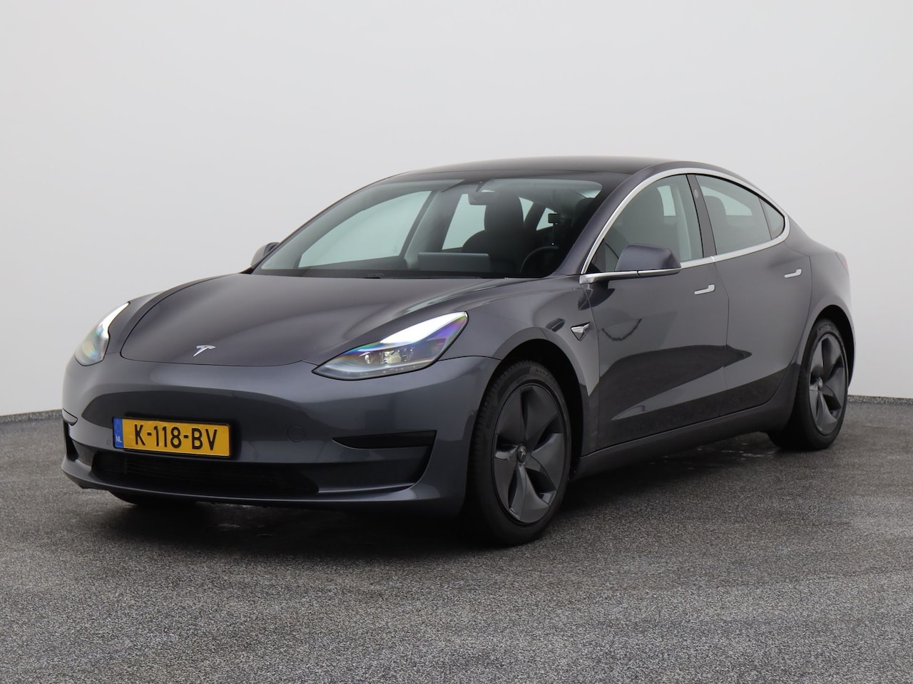 Tesla Model 3 - Standard RWD Plus 60 kWh | PANO | KEYLESS | STOELVERWARMING - AutoWereld.nl