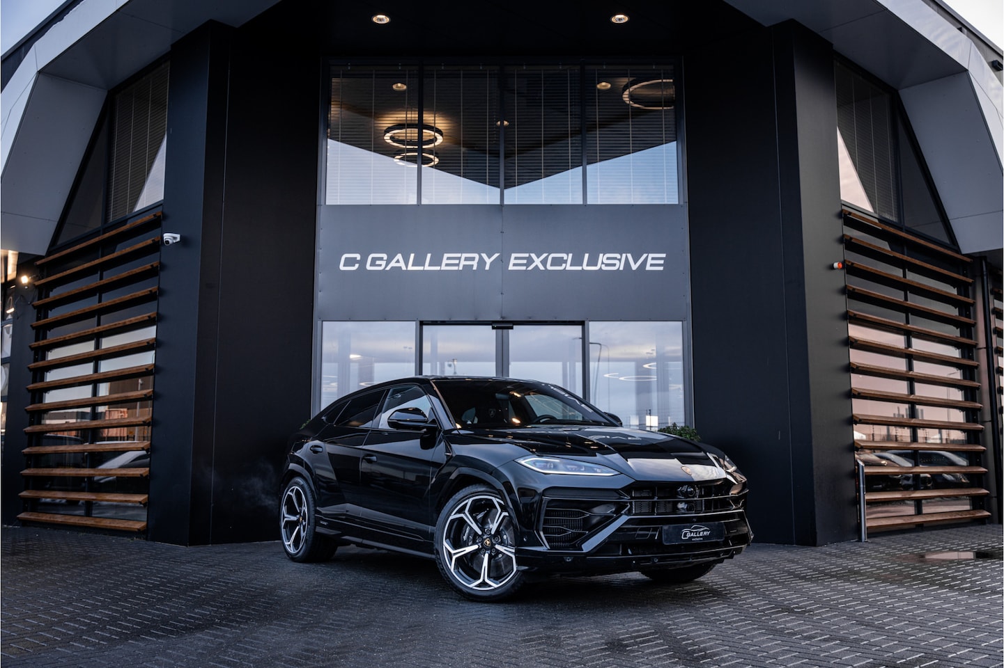 Lamborghini Urus - 4.0 V8 Hybrid SE - Incl. BTW | Panorama | B&O Adv. | Memory | Stoelkoeling & Massage - AutoWereld.nl