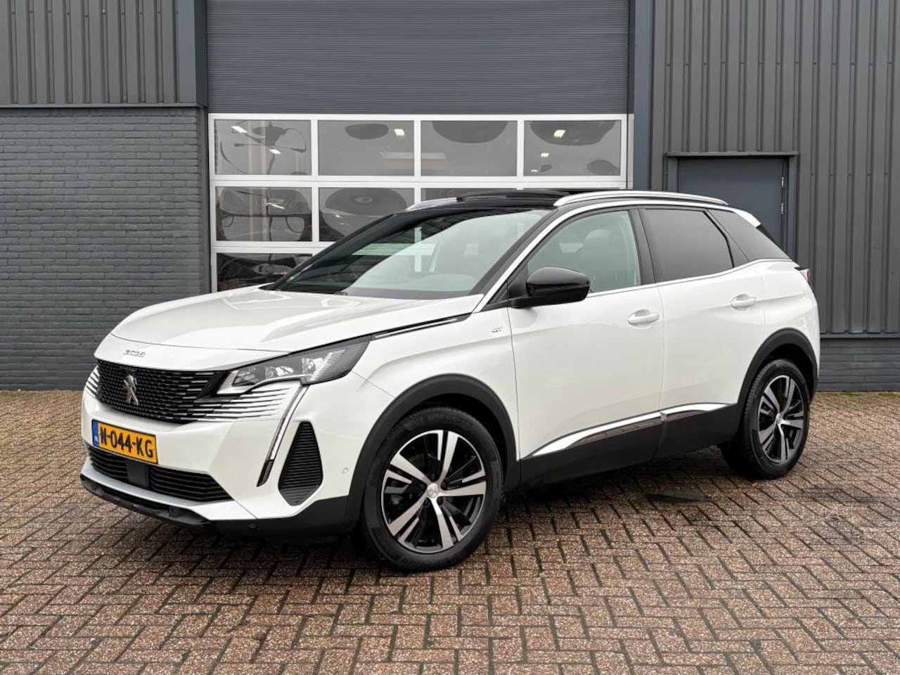 Peugeot 3008 - 1.2 PureTech GT Automaat Leder Massage Focal Schuif/kanteldak - AutoWereld.nl