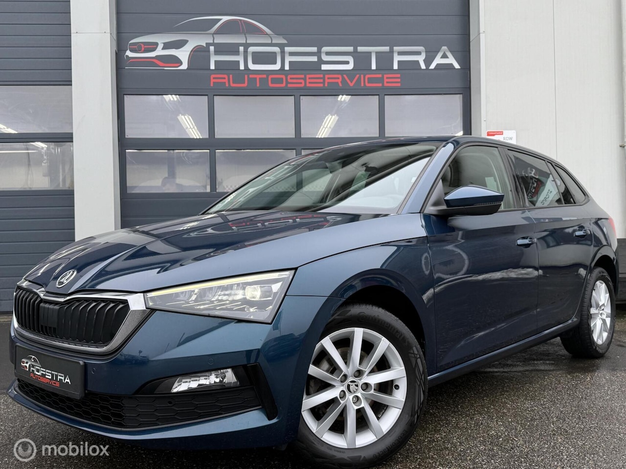 Skoda Scala - 1.0 TSI Stoelverw Crystal-Led Carplay Gr-Navi Luxe! - AutoWereld.nl