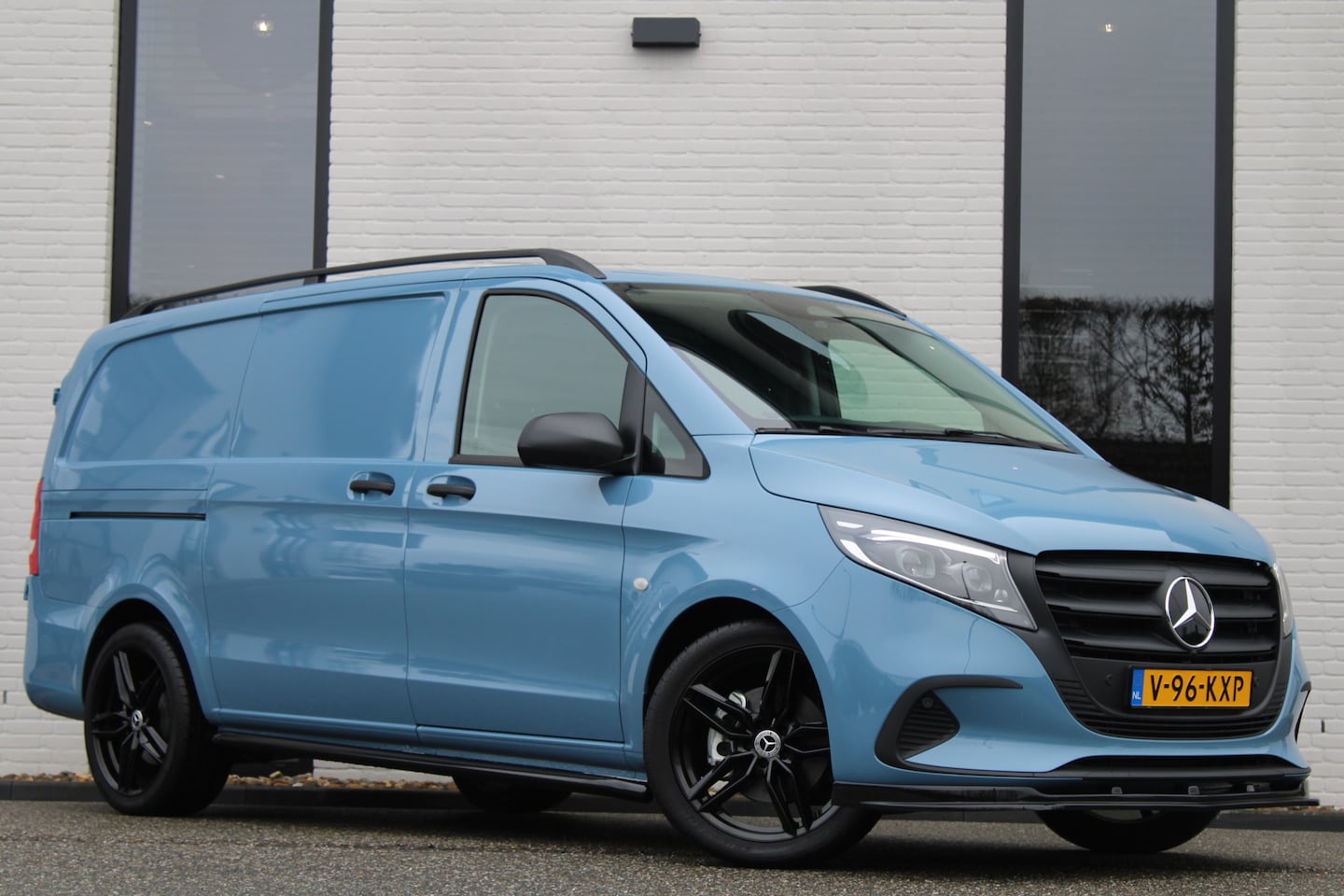Mercedes-Benz Vito - 114 CDI / Automaat / Lang / Led / Camera / Navi / Achterdeuren / NIEUW!! - AutoWereld.nl