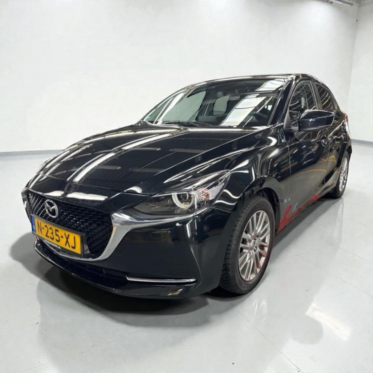 Mazda 2 - 1.5 Skyactiv-G Luxury HUD CAM NAVI - AutoWereld.nl