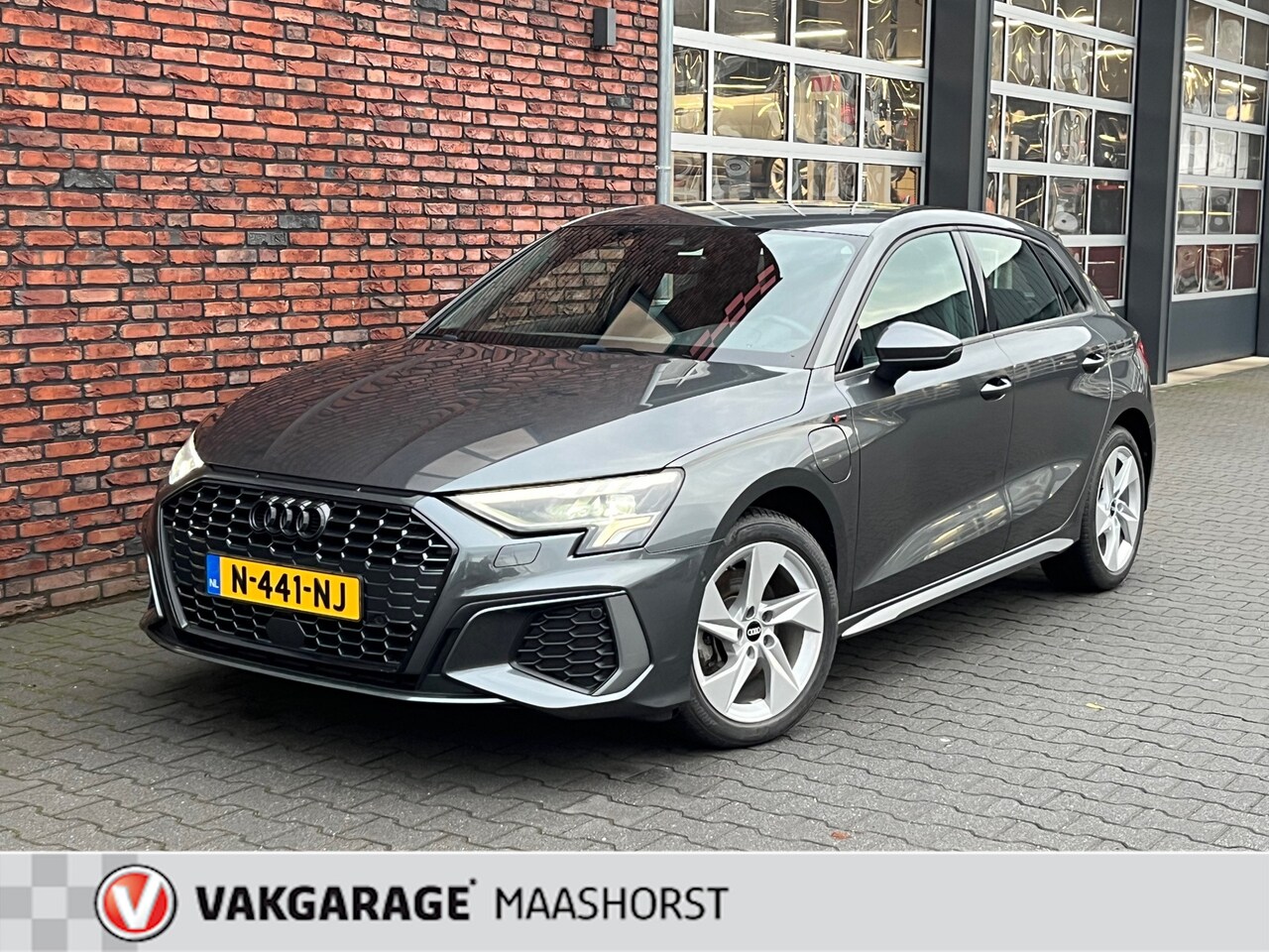 Audi A3 Sportback - 45 TFSI e S edition Competition Plug-In ParkeerSensoren/Clima/Airco/Cruise/AppConnect - AutoWereld.nl