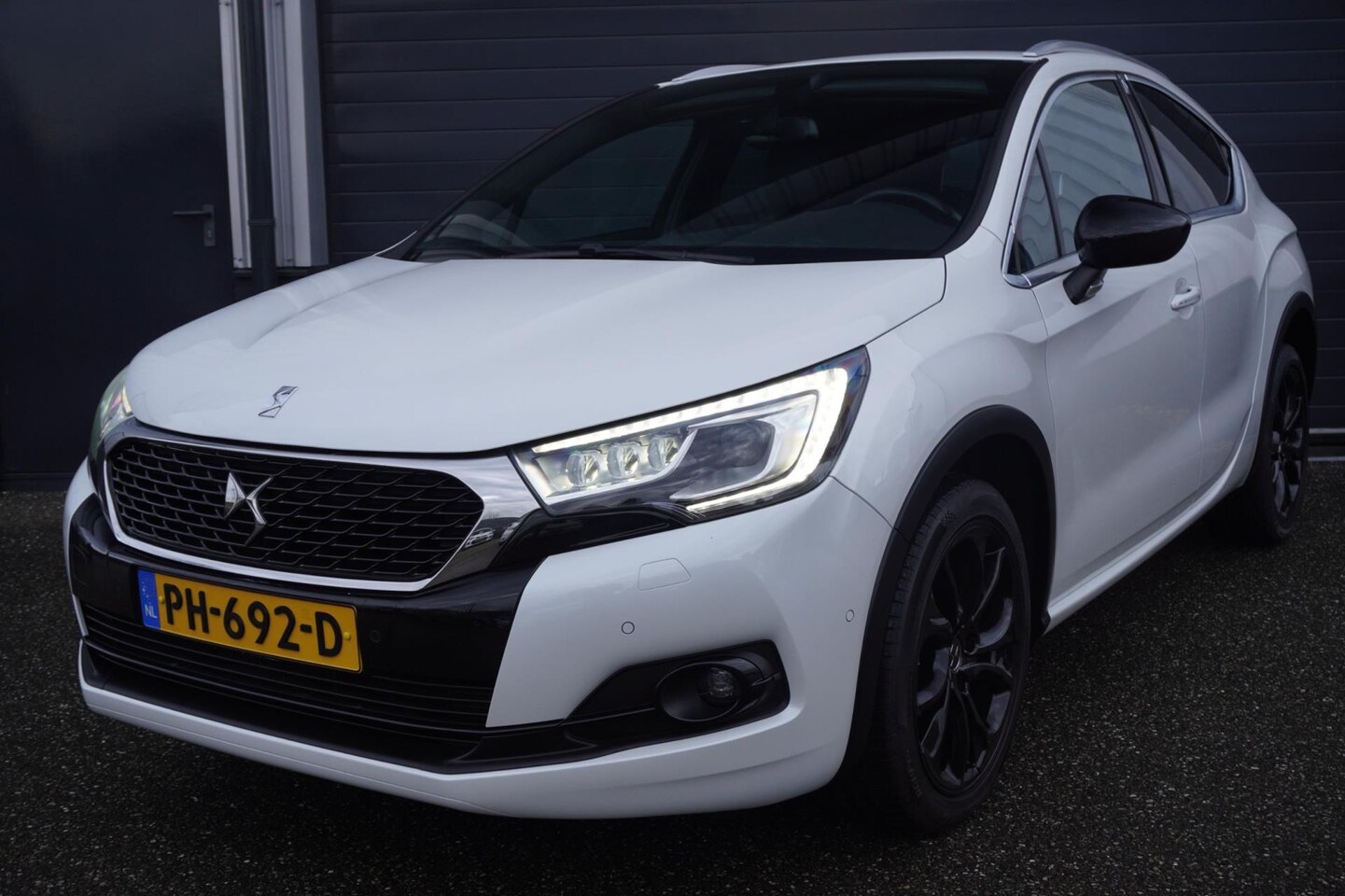 DS 4 - 1.2 PureTech Performance | Vol Opties | Trekhaak | Navigatie | Climat - AutoWereld.nl