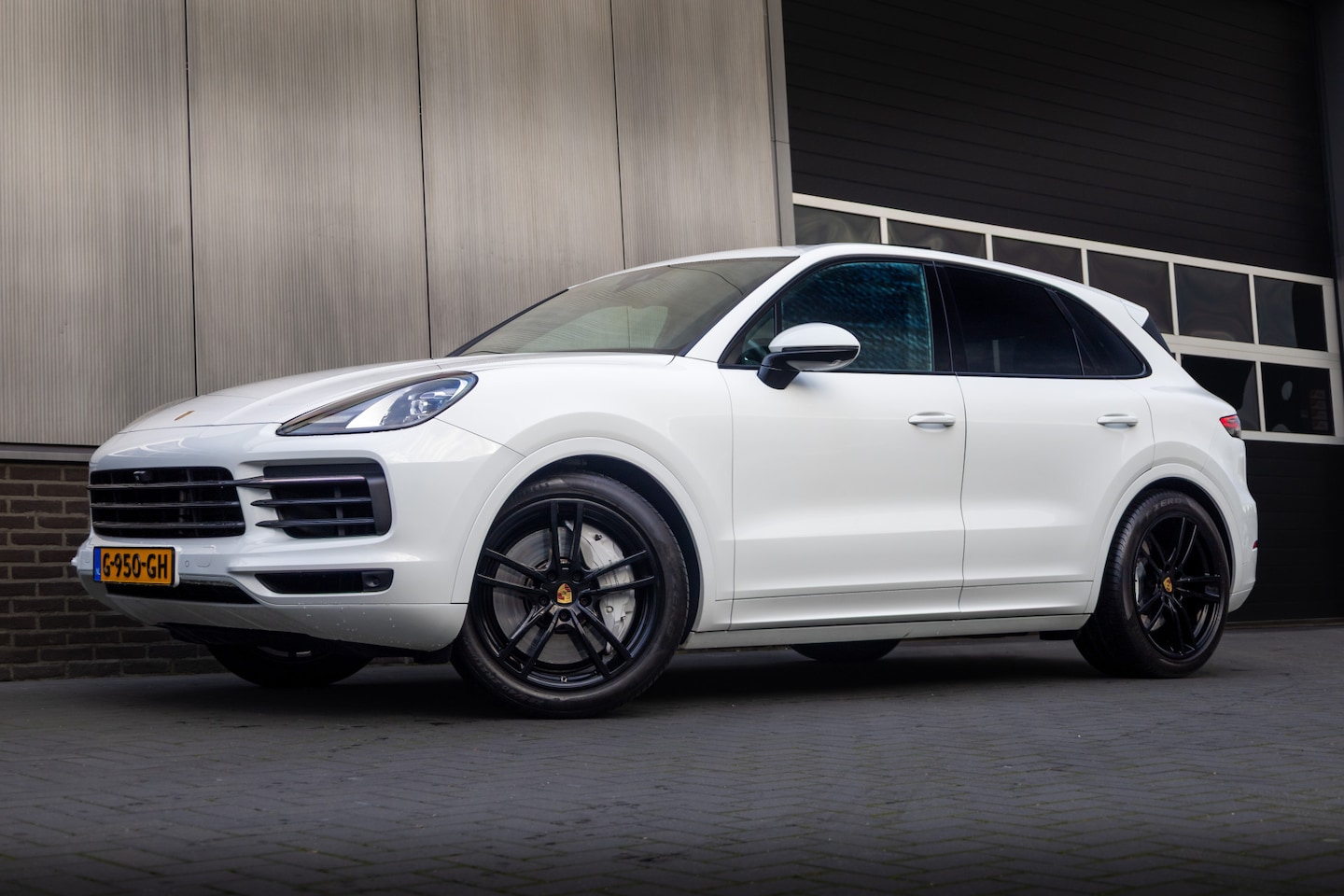 Porsche Cayenne - 3.0 V6 340 pk / Lucht-Vering/ Pano-Dak/ Keyless/ 360-Camera/ Leder/ Sport-Stoelen/ Stoel.V - AutoWereld.nl